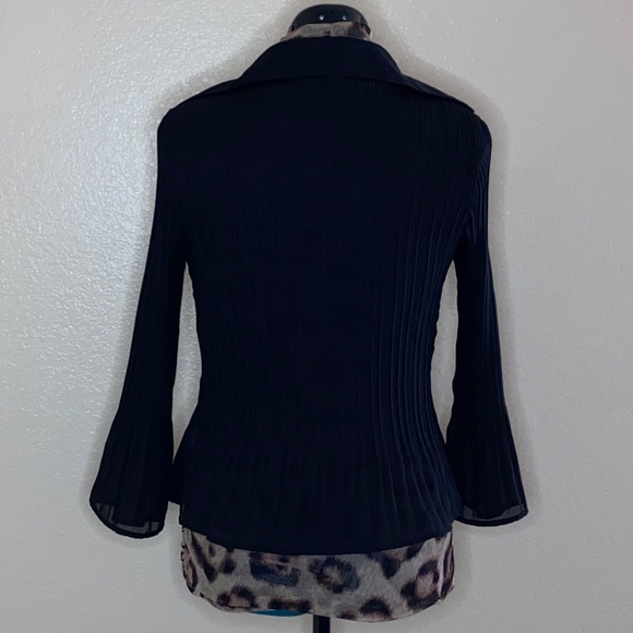 Sunny Leigh Pleated Chiffon Black Button Up Flare Sleeves Fitted Button Down S - Picture 3 of 9